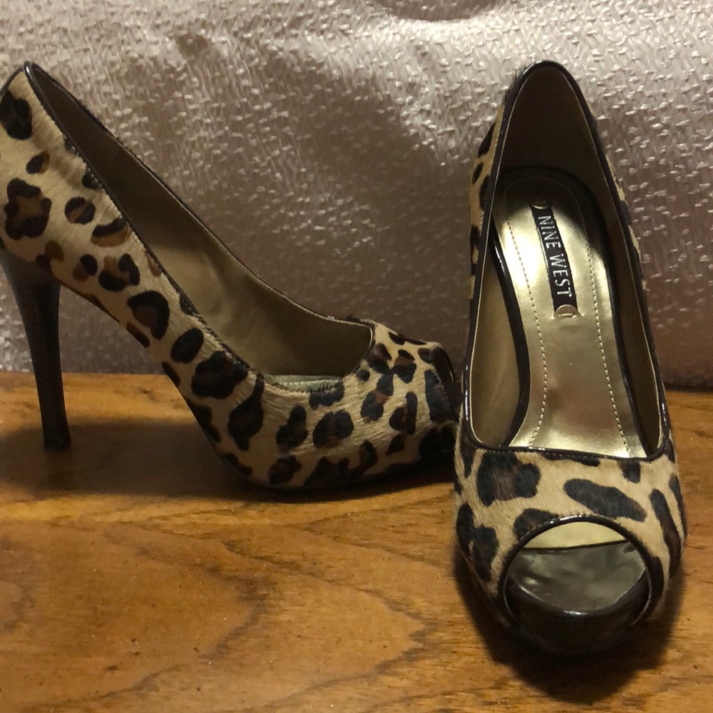 Leopard calf hair pumps